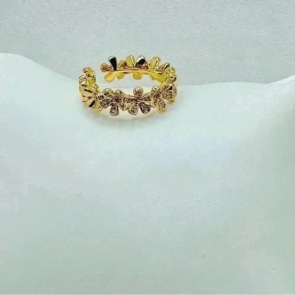 Coquette Style 18k Gold Plated Stainless Steel Cuff Ring with Shining Zirconia - Picture 1 of 5